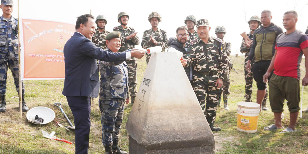 झापामा सीमास्तम्भ मर्मत गरिँदै