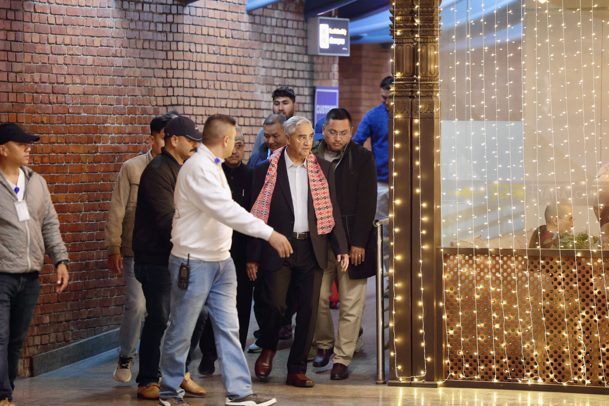 कांग्रेस सभापति देउवा दम्पत्ति स्वदेश फिर्ता