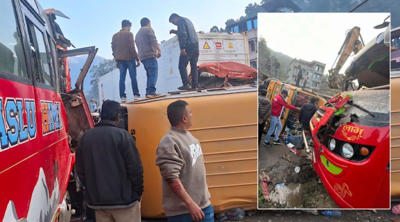 धादिङको धुनिबेसीमा एकै ठाउँमा सात सवारी ठाेक्किए