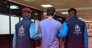 इन्टरपोलबाट रेड नोटिस जारी भएका फरार व्यक्ति युएईबाट पक्राउ