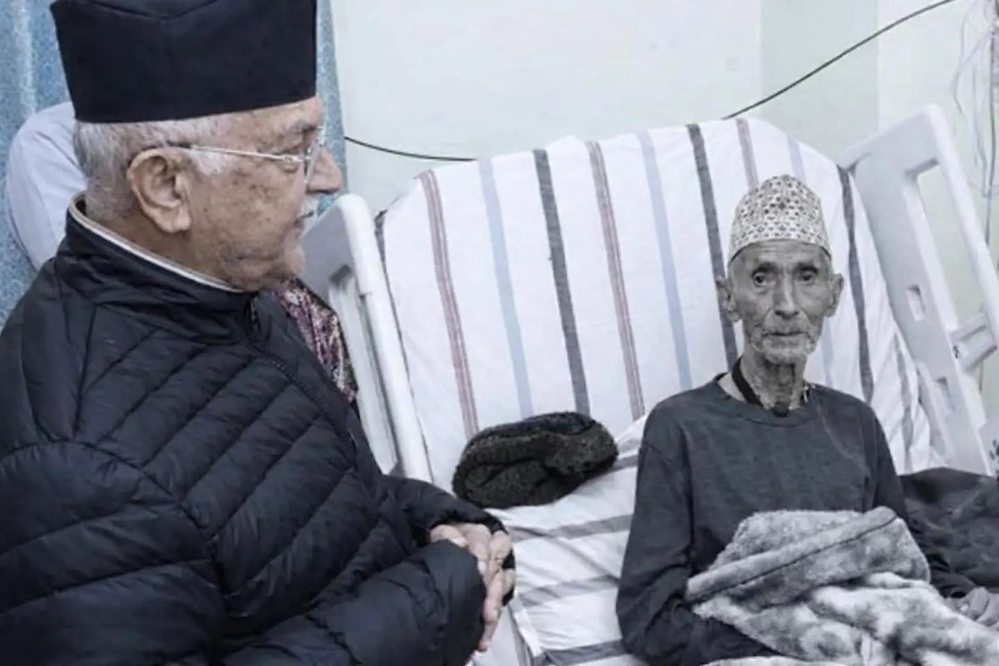 एमाले अध्यक्ष ओलीलाई पितृशोक