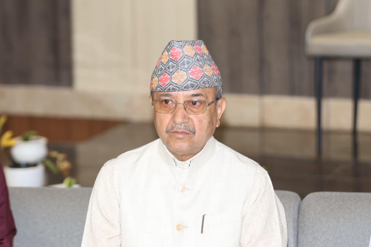 विद्यार्थी सङ्गठन खारेज गर्ने निर्णयप्रति नेता खड्काको आपत्ति