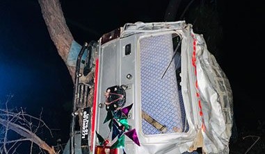 जन्ती सवारी जिप दुर्घटना हुँदा चार जनाको मृत्यु, १४ घाइते