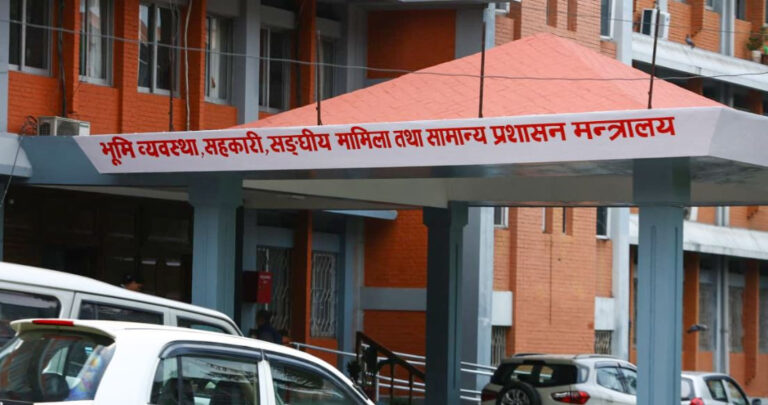 विदेशी आवासीय अनुमति लिएका कर्मचारीलाई कारबाही सिफारिस