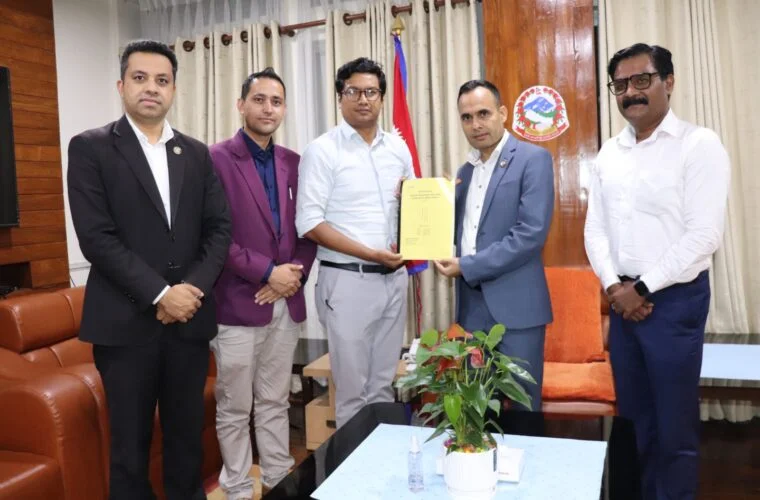 थप छानबिनका लागि टेलिभिजनको स्याटेलाइट ब्याण्डविथ खरिद अध्ययन प्रतिवेदन प्रधानमन्त्री कार्यालय र अख्तियारमा