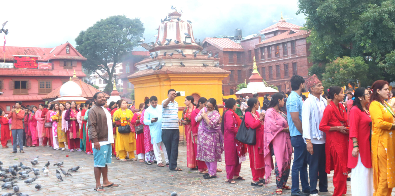 हरिशयनी एकादशी : नारायण मन्दिरमा बिहानैदेखि भक्तजनको घुइँचो