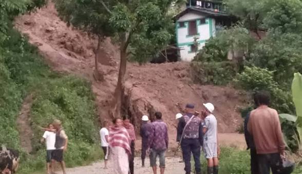बाढी तथा पहिरोमा परी दुई जना बेपत्ता