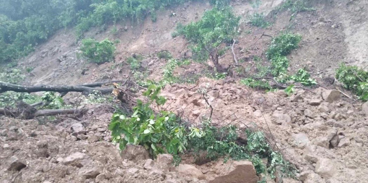 बागलुङमा पहिरोले घर पुरिँदा पाँच जनाको मृत्यु, एक बेपत्ता