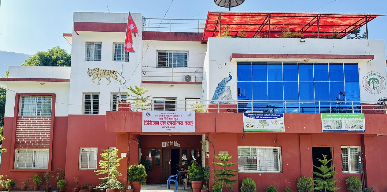 तनहुँका ६७ हजार परिवारको जीविकासँग जोडिँदै सामुदायिक वन