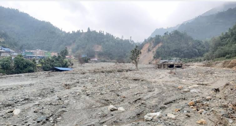 बागलुङ पहिरोः मृतकको सङ्ख्या १२ पुग्यो
