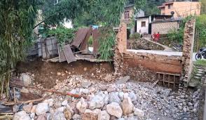 प्राकृतिक उपचारस्थल सिंगा तातोपानी कुण्डमा बाढीले क्षति