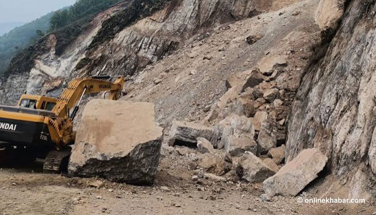 वर्षाका  कारण २ मृत्यु, एक वेपत्ता र २९ मार्ग अवरुध्द
