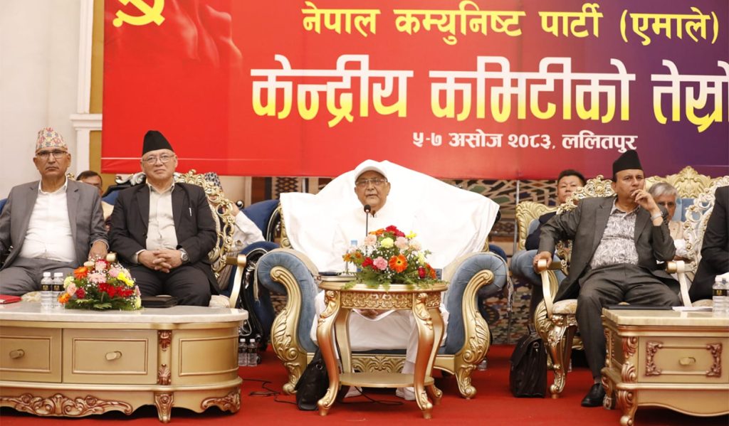 एमाले केन्द्रीय कमिटी बैठकद्वारा अध्यक्ष ओलीको राजनीतिक प्रतिवेदन सर्वसम्मत पारित