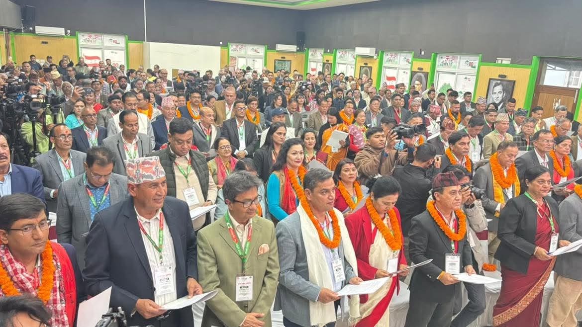 कांग्रेस निर्वाचित केन्द्रीय कार्यसमितिका पदाधिकारी तथा केन्द्रीय सदस्यहरूले लिए सपथ