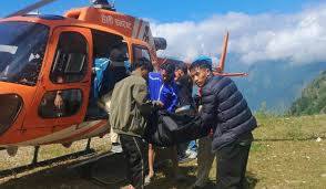 ट्रक र बस ठोक्किँदा बस चालकको मृत्यु, ११ यात्रु घाइते