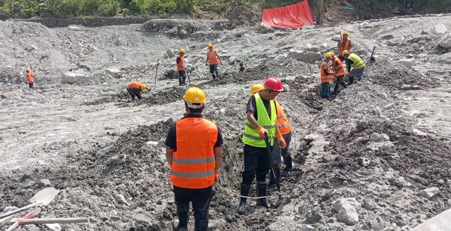 भोटेकोशी बाढीः रसुवाका ४५ विद्यार्थी अझै सम्पर्कविहीन