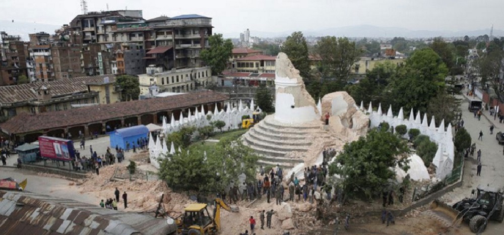भूकम्पको एक दशकः भत्किएका संरचना पुनर्निर्माणको प्रतीक्षामा