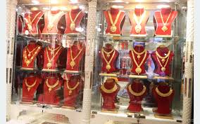 सुनचाँदीको मूल्य आज पनि घट्यो