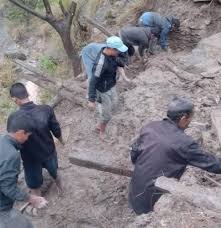 सङ्खुवासभाको मकालुमा पहिराले दुई सय भेडा पुरियो