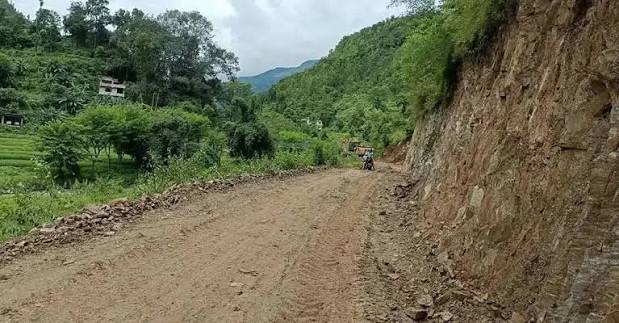 नयाँपुल–बिरेठाँटी–घान्द्रुक सडक : पूर्ण रुपमा यातायात सेवा सञ्चालनमा