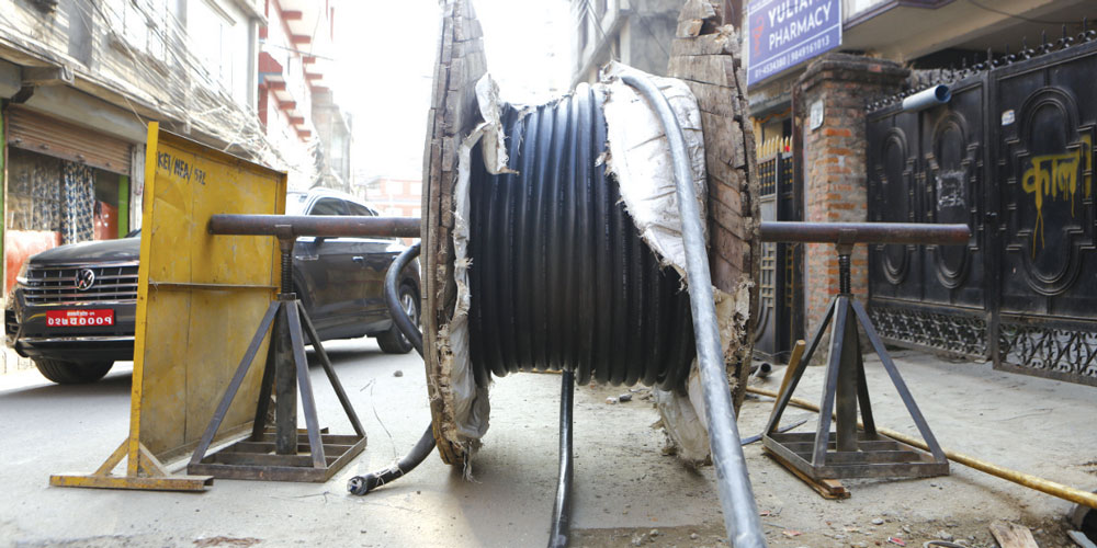 चारसय बढी ग्राहकलाई भूमिगत विद्युतीकरणबाट विद्युत्
